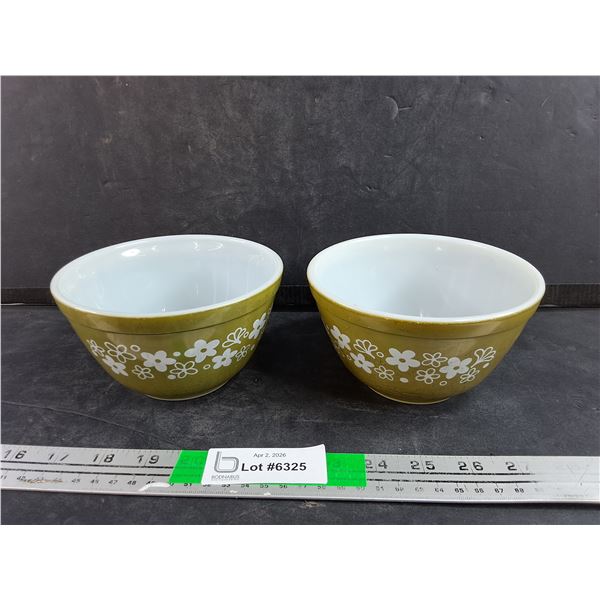 (2) PYREX Bowls 6"