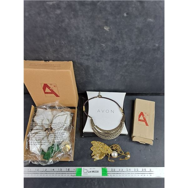 Avon Christmas Ornaments & Necklace