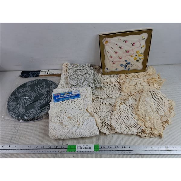 Assorted Crochet Doilies, 4 Piece Burner Cover Set, Embroidery Art