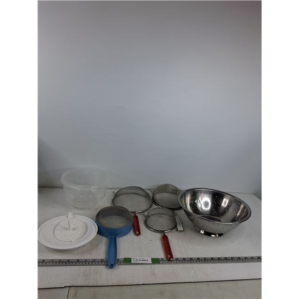 (5) Strainers, Plastic Tupperware Container With Lid ( cannot ship)
