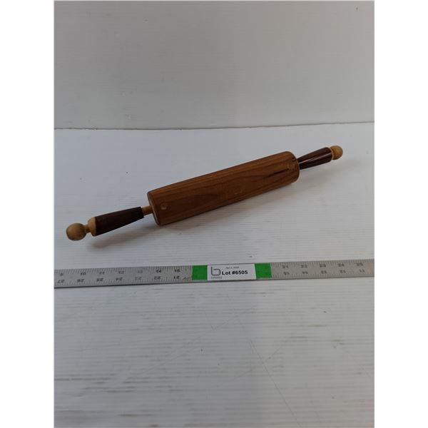 Wooden Rolling Pin (Roller 9 3/4")