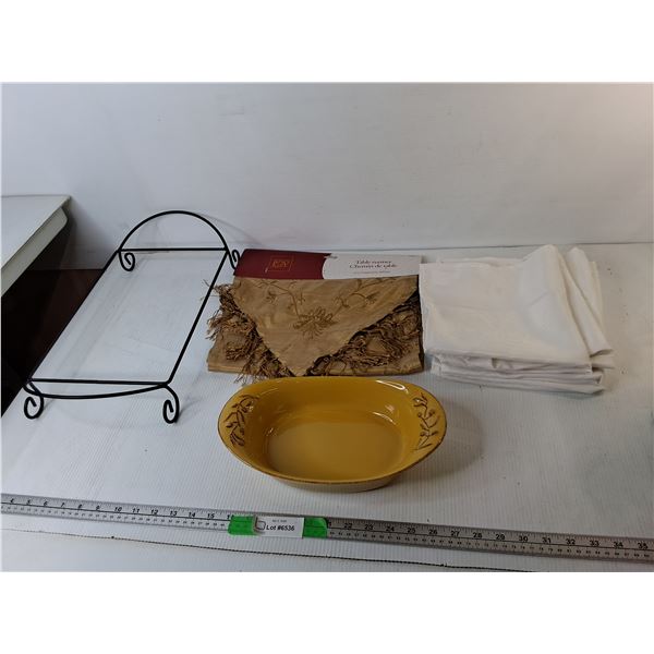 Stoneware Bowl, Wire Caddy, Table Runner, Polyester Napkins