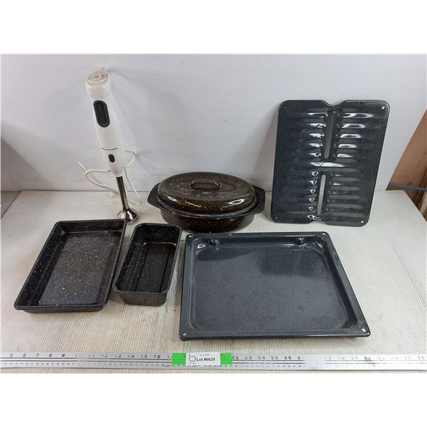 Kitchen Aid Blender - Powers On, As Is, Baking Trays, Broiler w/Lid, Loaf Pan