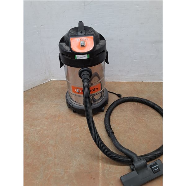 *Kubota Shop Vacuum. Powers On Pickup Only