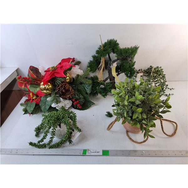 Artificial Plants & Flowers Up to 13" Tall