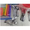 Image 2 : Cutlery, Ice Packs, Obo Butter Warmer, Plastic Strainer