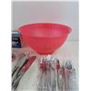Image 4 : Cutlery, Ice Packs, Obo Butter Warmer, Plastic Strainer
