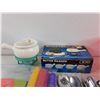Image 6 : Cutlery, Ice Packs, Obo Butter Warmer, Plastic Strainer