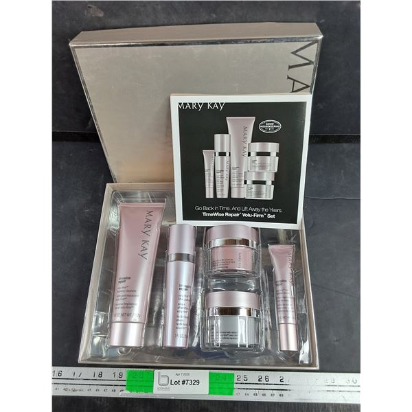 Mary Kay TimeWise Repair Volu Firm Set