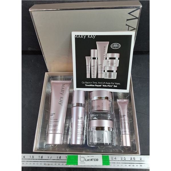 Mary Kay TimeWise Repair Volu Firm Set