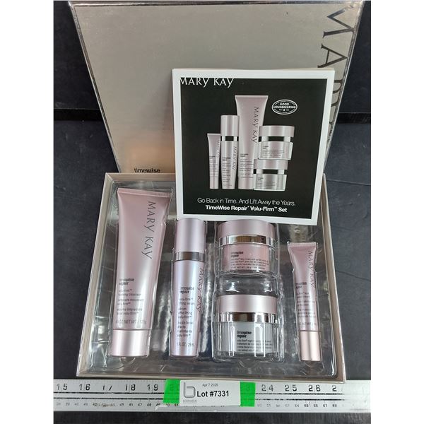 Mary Kay TimeWise Repair Volu Firm Set