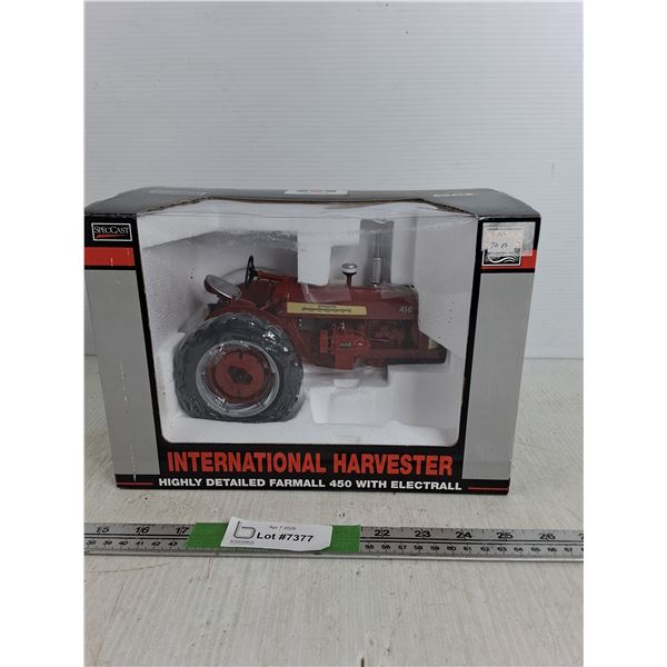 International Harvester 1/16 Scale Die Cast Replica Appears NIB