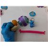 Image 2 : Reversible Pop, Dinosaur Egg & Stretch Toys