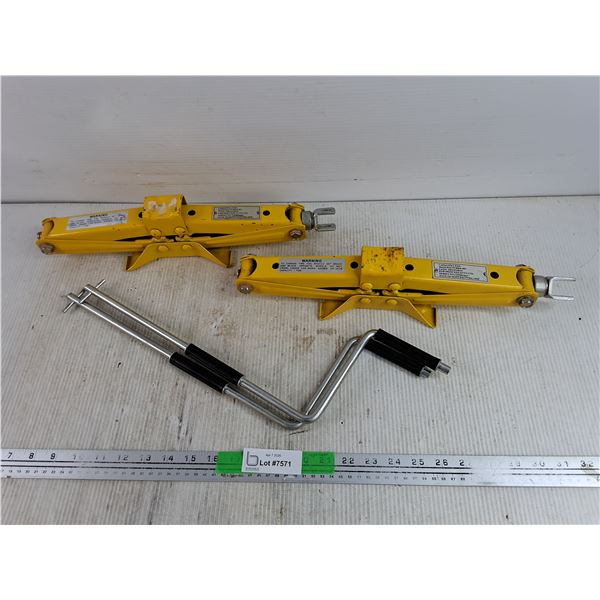 (2) 1 Ton Scissor Car Jacks, PICKUP ONLY