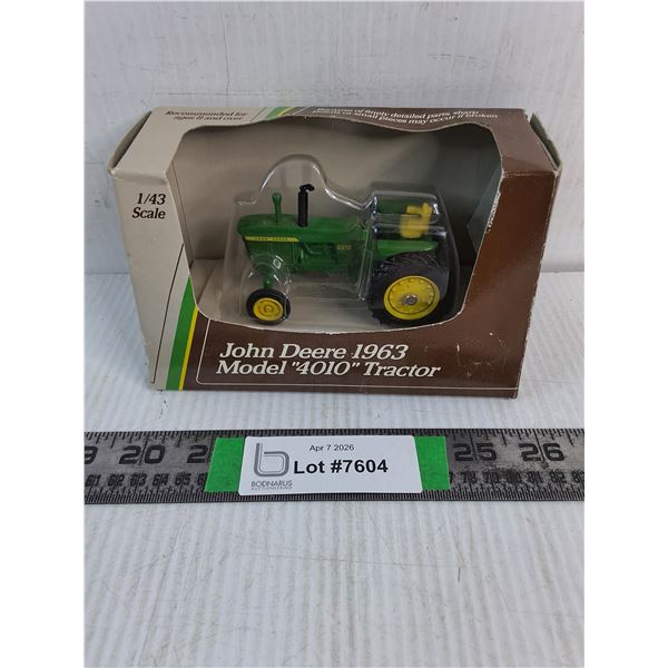 1:43 John Deere 1963 Model "4010" Tractor (NIB)