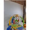 Image 3 : Fisher-Price Discover 'n Grow Tracking Lights Musical Gym 19" (as is) -PICK UP