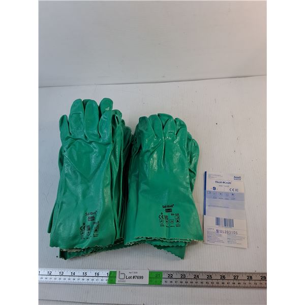 (12) Pairs of Nitrile Work Gloves- Size 9, Appear New