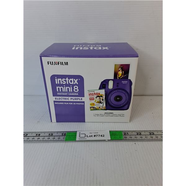 Fujifilm Instax Mini 8 Camera- Powers On, Appears NIB