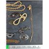 Image 5 : Bracelets, Necklaces, Earrings