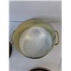 Image 4 : (2) Pyrex Glass Casserole Dishes & Holder
