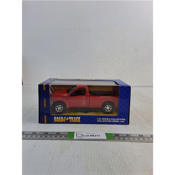 Road Track Series Collection Model 1:24 Diecast F350 ( NIB, as is)
