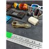 Image 6 : Leather Wallet, Sunglasses, Joysticks, Li Ion Battery, Smoking Pipe, Misc