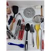 Image 4 : Quick Oats - Expire Nov 2026, Measuring Cups, Strainer, Spatulas, Can Opener, Pizza Cutter, Misc