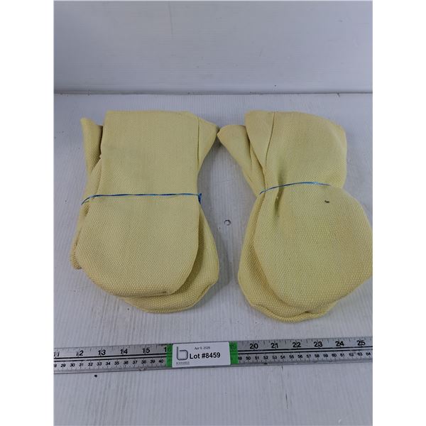 (2) Pairs of Fire Resistent Gloves - Approx Size XL