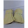 Image 2 : (2) Pairs of Fire Resistent Gloves - Approx Size XL