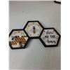 Image 3 : (5) Wooden Bee Wall Decor - 10" x 6"