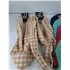 Image 2 : Scarves, Hats, Headband and Gloves