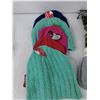 Image 3 : Scarves, Hats, Headband and Gloves