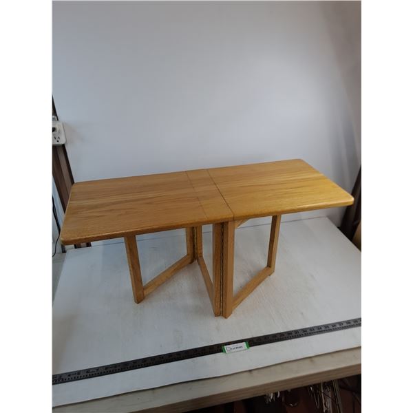 Wooden Fold-out Coffee Table 33x14x16" - PICK UP