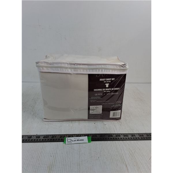 Royale Queen Size Jersey Sheet Set - Appears Unused