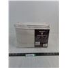 Image 1 : Royale Queen Size Jersey Sheet Set - Appears Unused