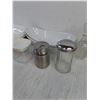 Image 4 : Assorted Dishes, Condiment Dispensers, Bag Clips, Mesh Bags