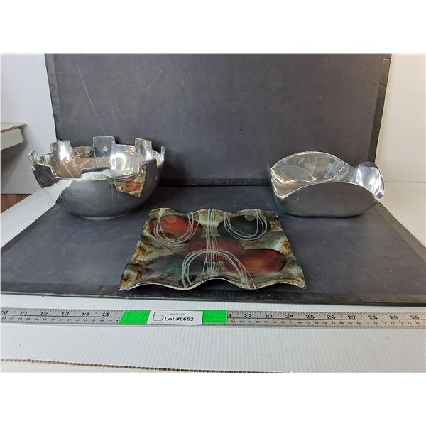Glass Plate & (2) Geometric Shaped Bowls Up to 10" Diameter - PICK UP