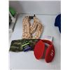 Image 4 : Various Hats, Scarves, Mittens & Headband