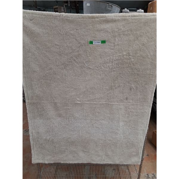 Fluffy Rug 58" x 46" - PICK UP