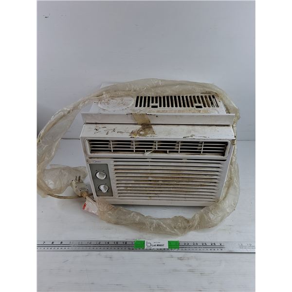 Midea Window A/C - Powers On, As Is 16" x 13" x 12", Cannot Ship