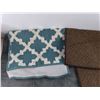 Image 3 : (5) Floor Mats 26" x 17" - PICK UP