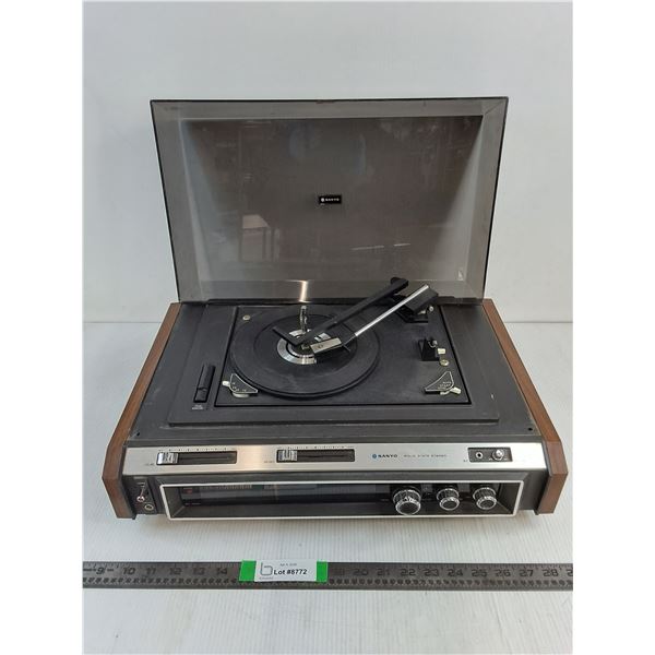 Sanyo Stereo - FM Radio and Record Player, Consignor States Works, As Is - PICK UP ONLY