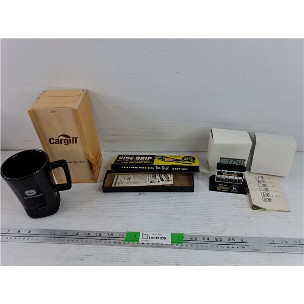 John Deere Mug, Cargill Wooden Box, John Deere Battery Free Clock - Powers On, As Is