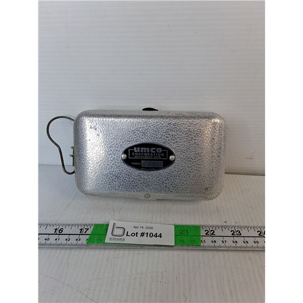 Umco Corp. Vintage Metal Fishing Case 6.5" x 3.75"