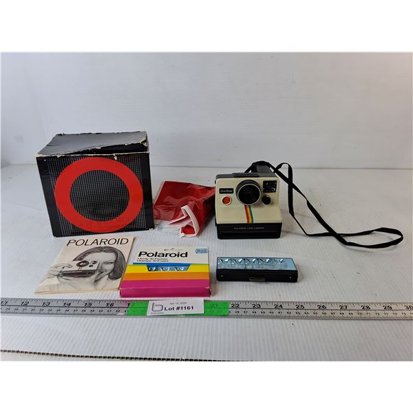 Polaroid Land Camera & Flashbars- Untested