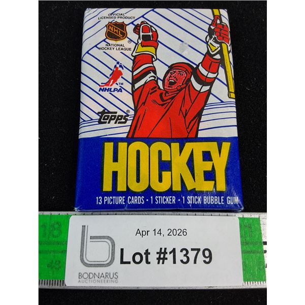 (1) 1989 Topps Unopened Package of Hockey Cards