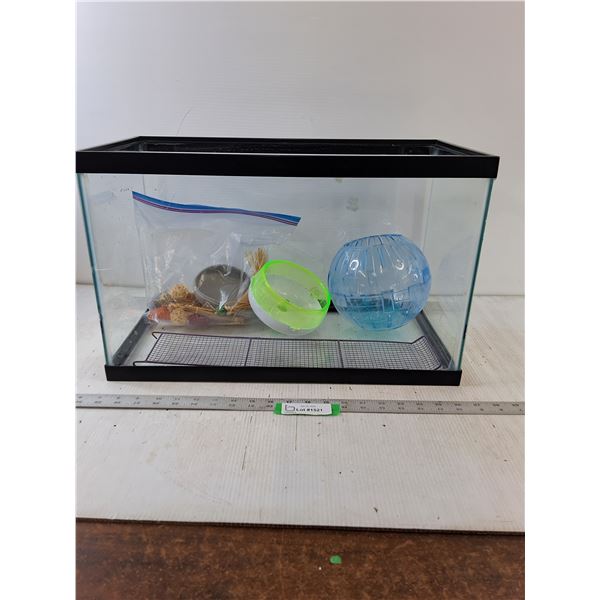 Glass Mini Pet Aquarium With Assorted Pet Items 20"×10" - PICK UP ONLY