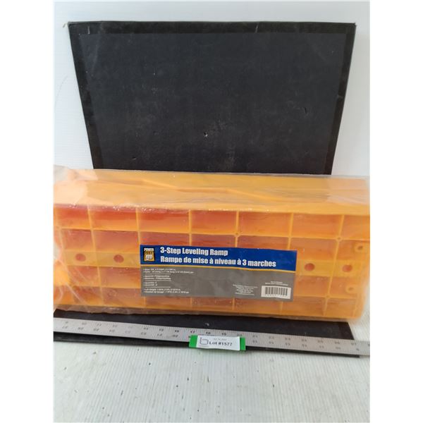3 Step Leveling Ramp Size 22Lx 7/8 W x 5 1/8H inches