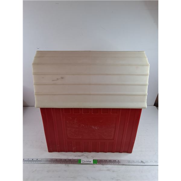 Plastic Barn Kids Toy Box 20" x 17" x 22" - PICK UP
