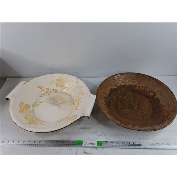 (2) Vintage Gold Pans 16"